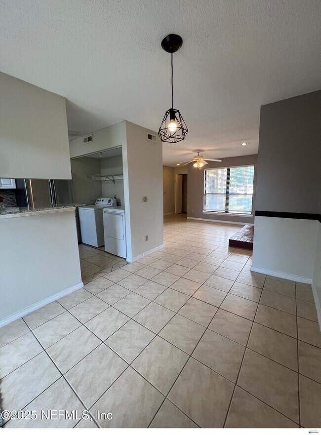 Building Photo - 10200 Belle Rive Blvd