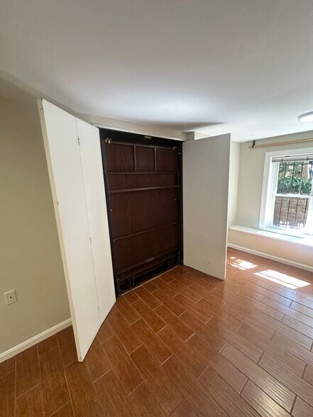 Building Photo - 510 A St NE