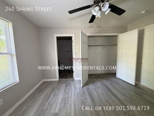 Building Photo - 240 Spring St