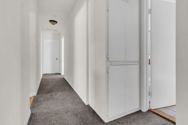 Building Photo - 6120 E Walton St