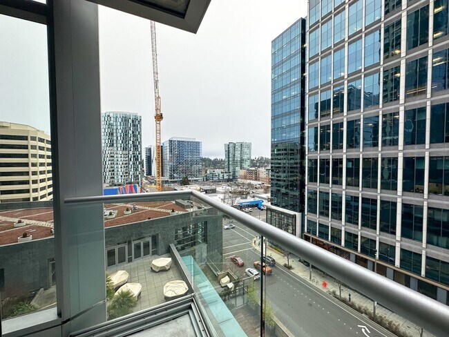 Building Photo - 1bd/1.5ba Bellevue Condo