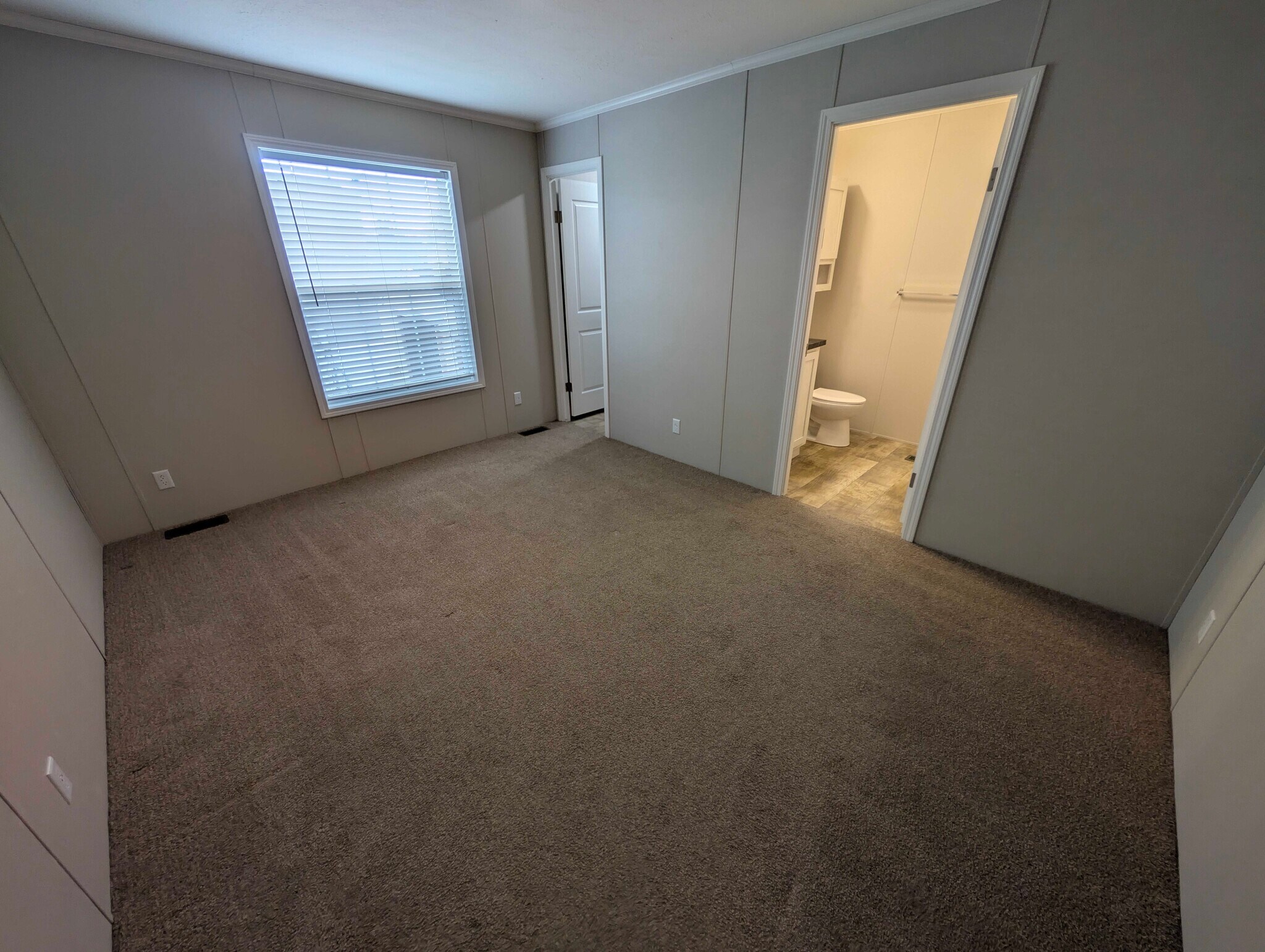Building Photo - 15868 Marentette Dr