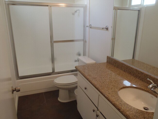 Building Photo - 17762 Paseo Cir