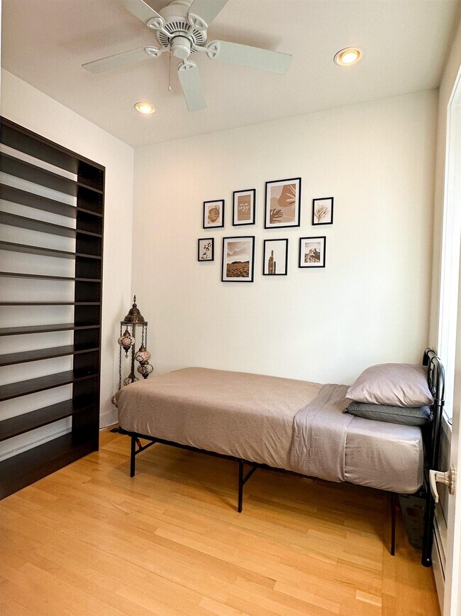 Building Photo - 315 Willow Ave