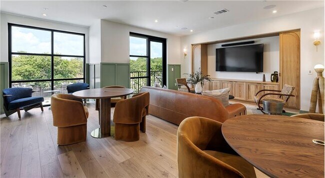 Building Photo - 5902 Westminster Dr