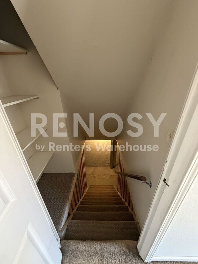 Building Photo - Availablae July 1st 4 Bedroom 2 Bath Single Family Home in Rochester