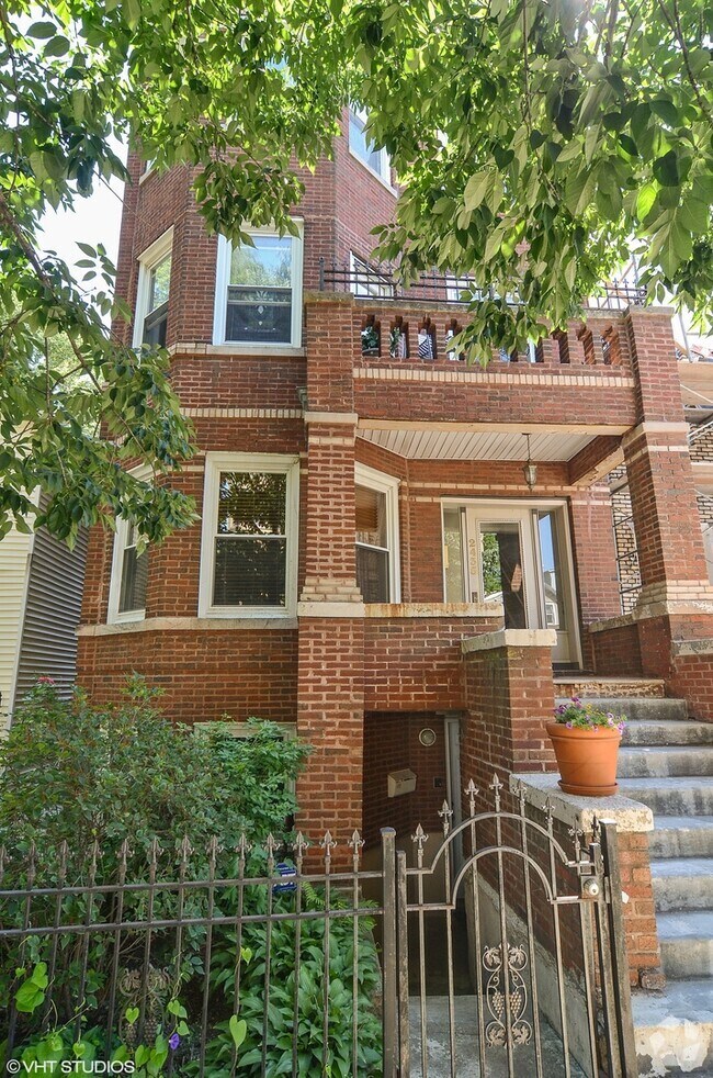 Building Photo - 2435 N Washtenaw Ave