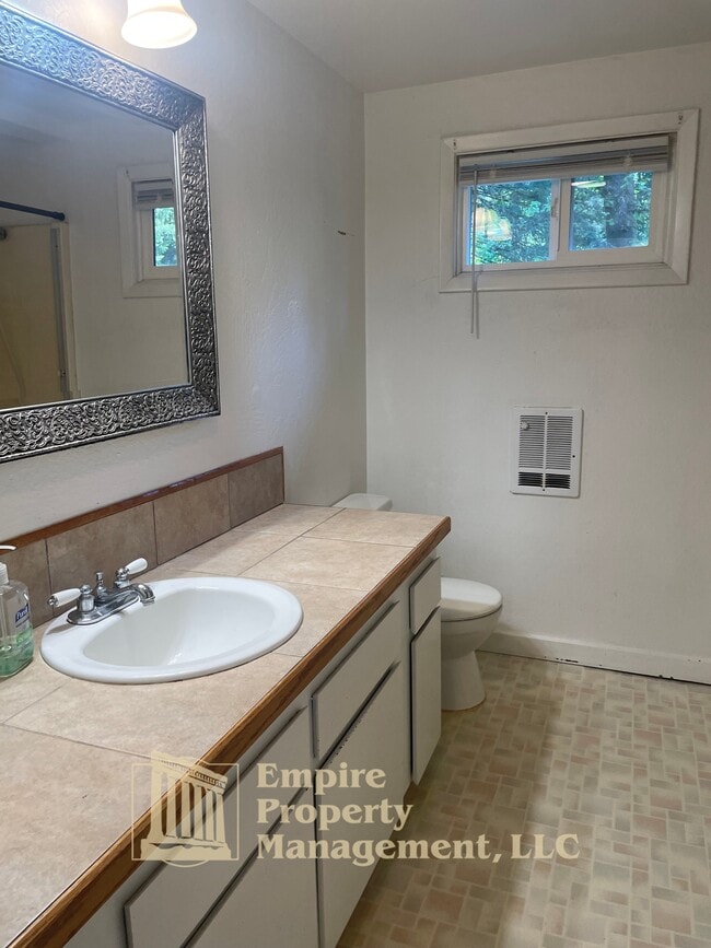 Building Photo - 87948 8th St