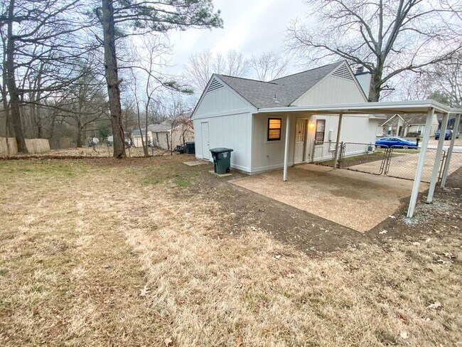 Building Photo - 3 Bed 2 bath in Raleigh / ss appliances an...