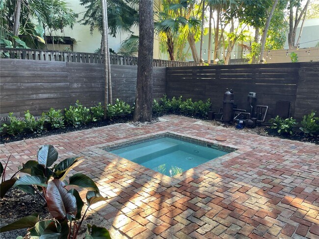 Building Photo - 2840 Shipping Ave