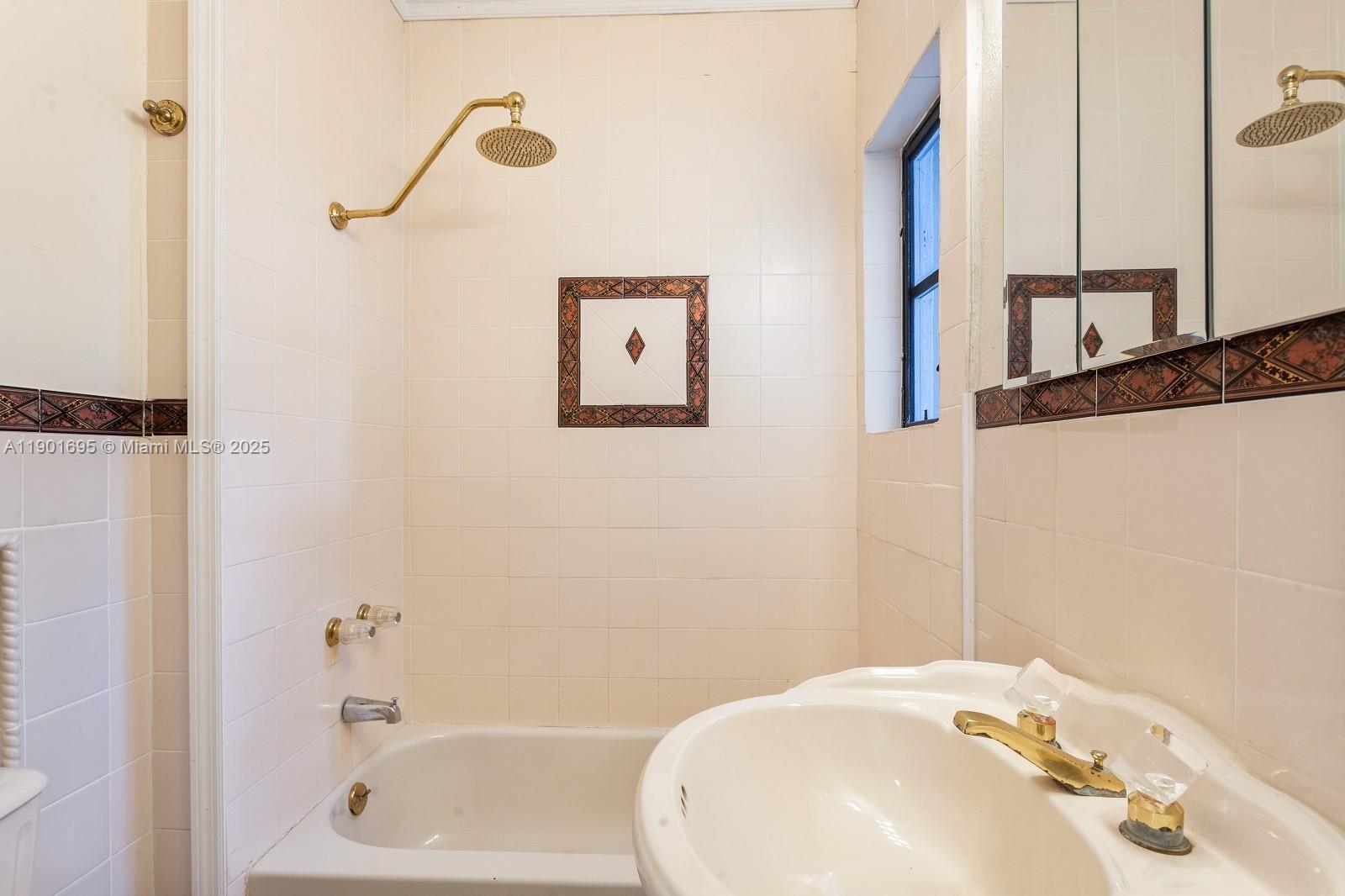 Building Photo - 1109 Ferdinand St