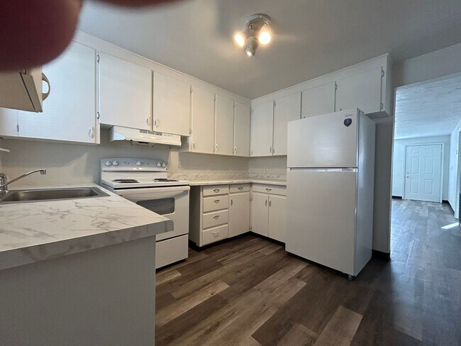 Building Photo - 928ru