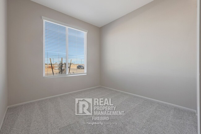 Building Photo - 17945 W Sand Hls Dr