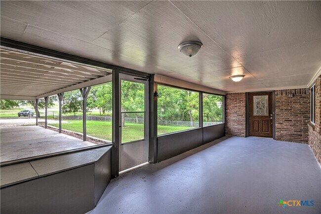 Building Photo - 7370 Nolan Bluff Rd