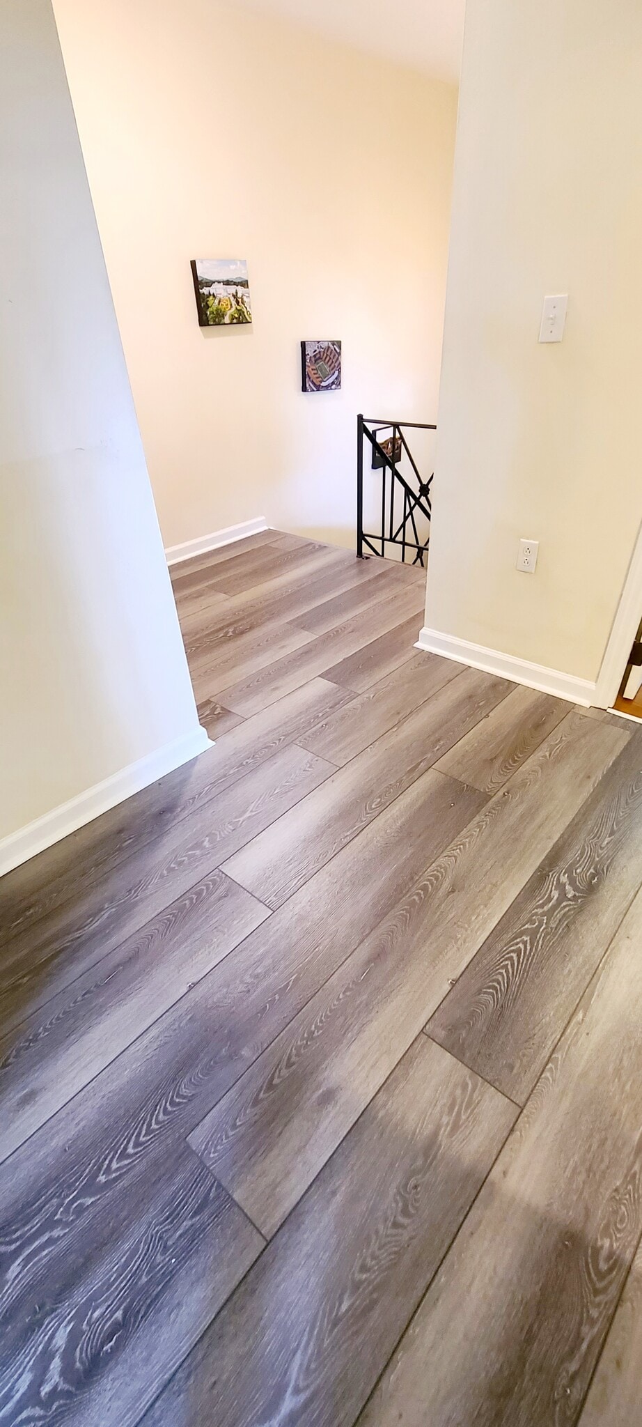 Building Photo - 496 Lawnview Dr