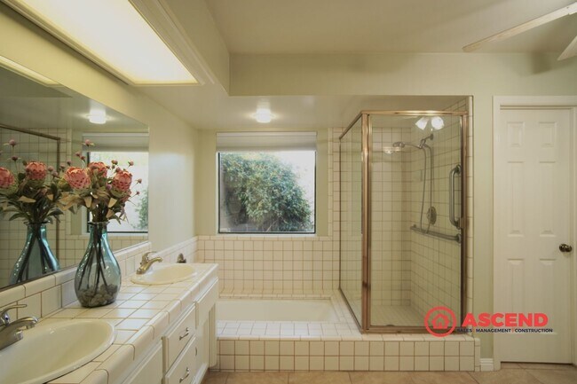 Building Photo - Beautiful Home Located In Rosedale Area!