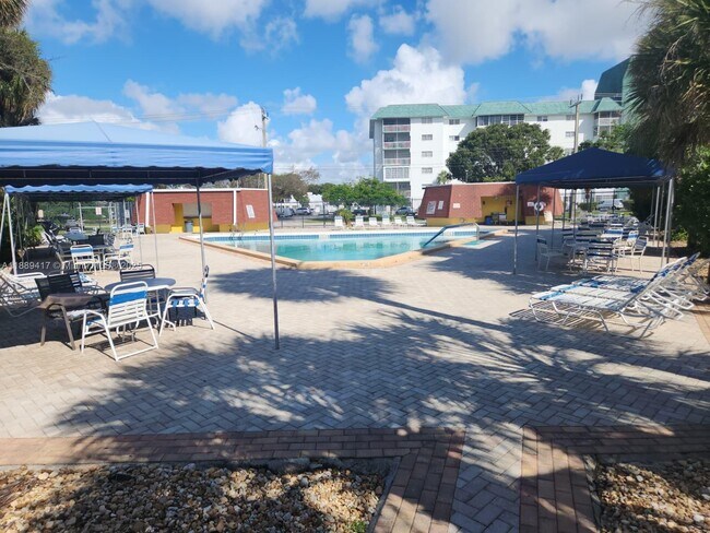 Building Photo - 4740 NW 21st St