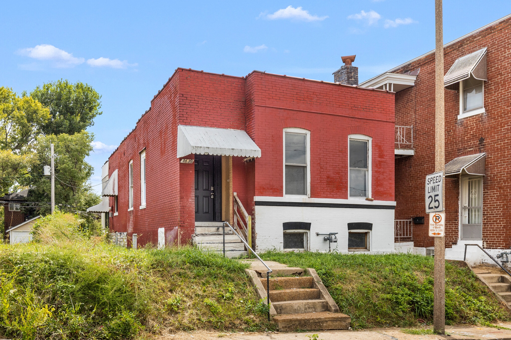 Building Photo - 3630 Tholozan Ave