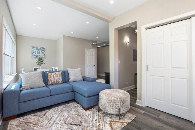 Building Photo - 1111 Bonnie Brae Pl