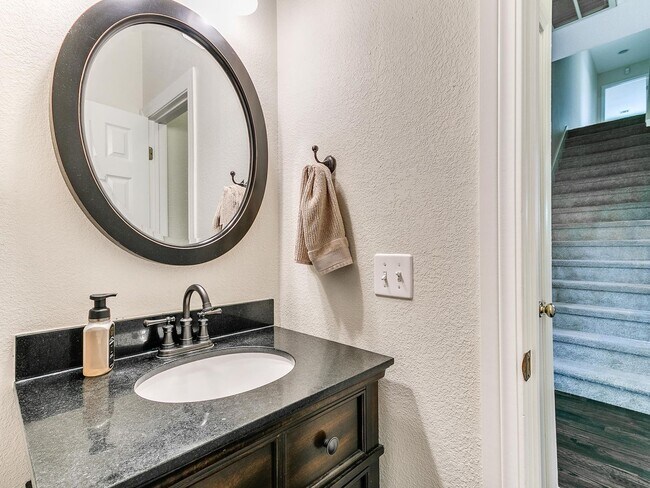 Building Photo - This stunning 4-bedroom, 3.5-bathroom home...