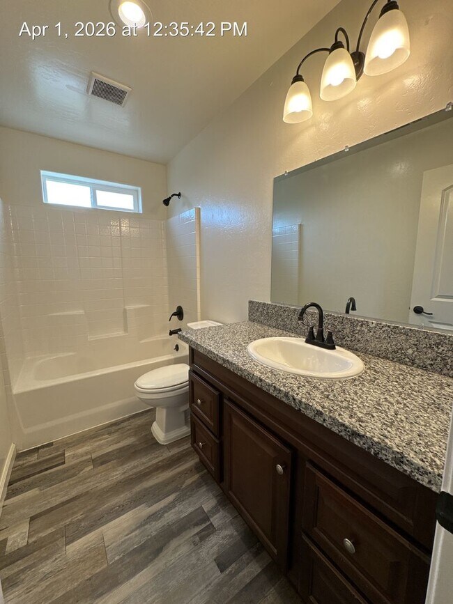 Building Photo - Charming 4 Bedroom House For Rent!!