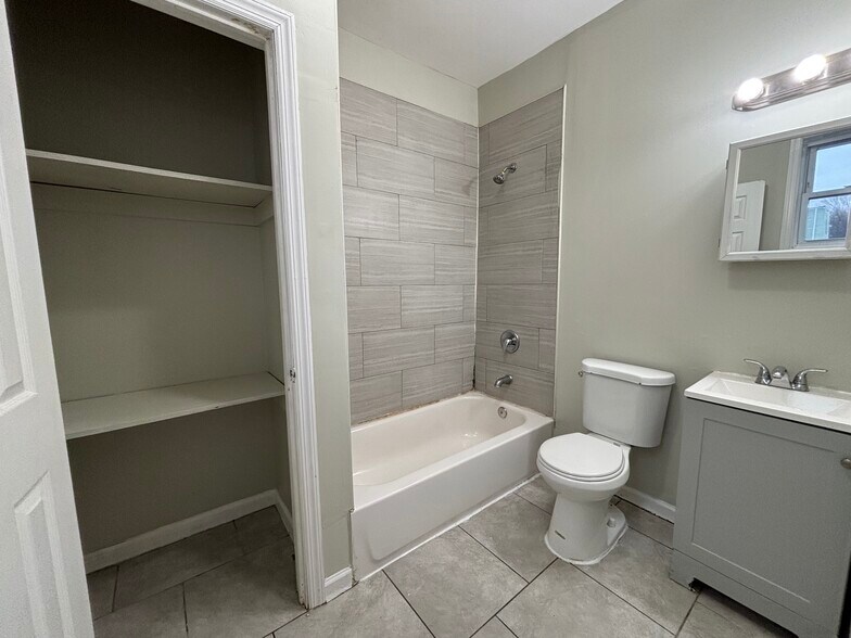 Building Photo - 386 Badger Ave