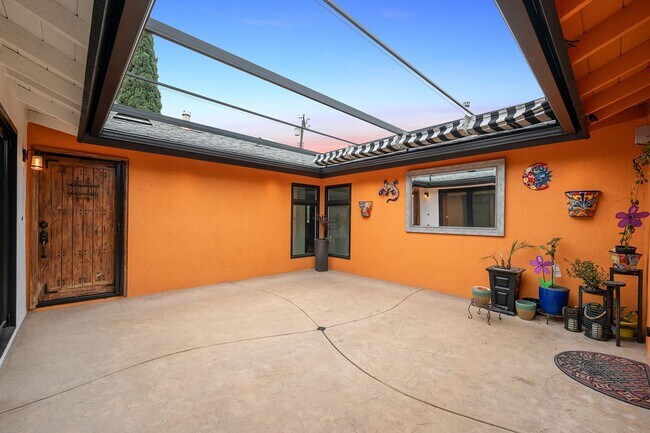 Building Photo - **724 E Cypress Ave Glendora** 4 bedroom 2 bath !!2 weeks free OAC!!