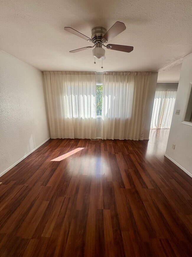 Building Photo - Manitou - CP