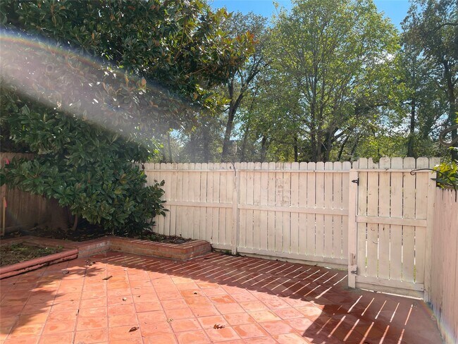 Building Photo - 12315 Glenview Dr