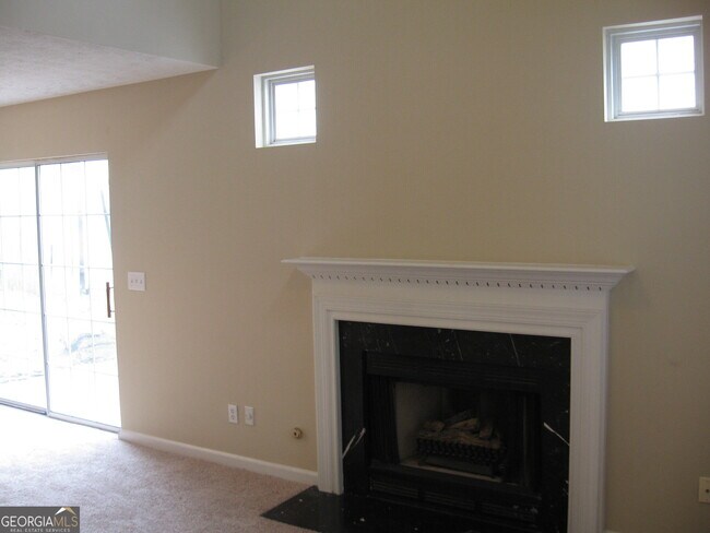 Building Photo - 2270 Lexington Ln