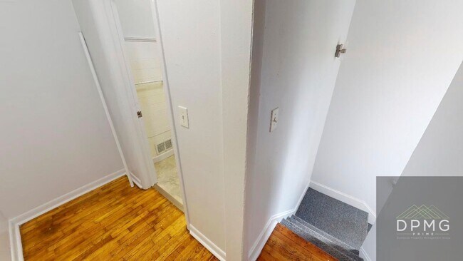 Building Photo - 129 S Hosmer St