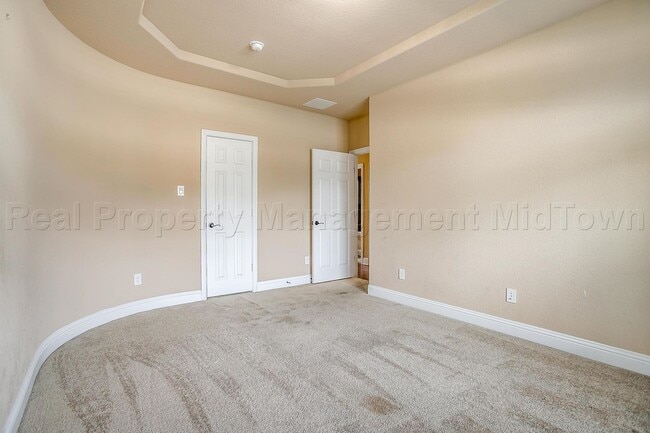 Building Photo - 2911 Pino-