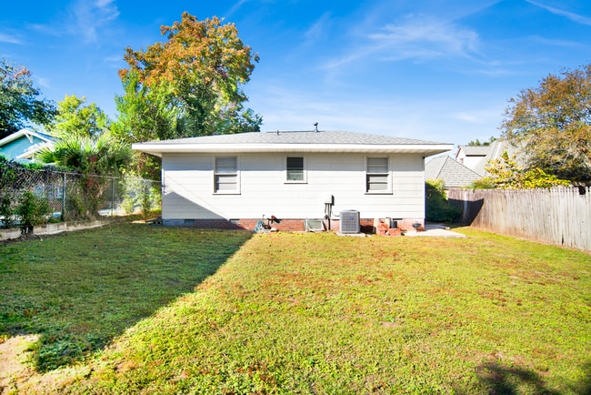 Building Photo - Vintage East Hill Mid-Century Home
