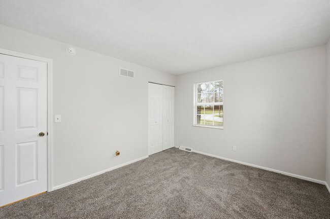 Building Photo - WESTWOOD - Spacious 3 bed 2.5 ba 2 car garage