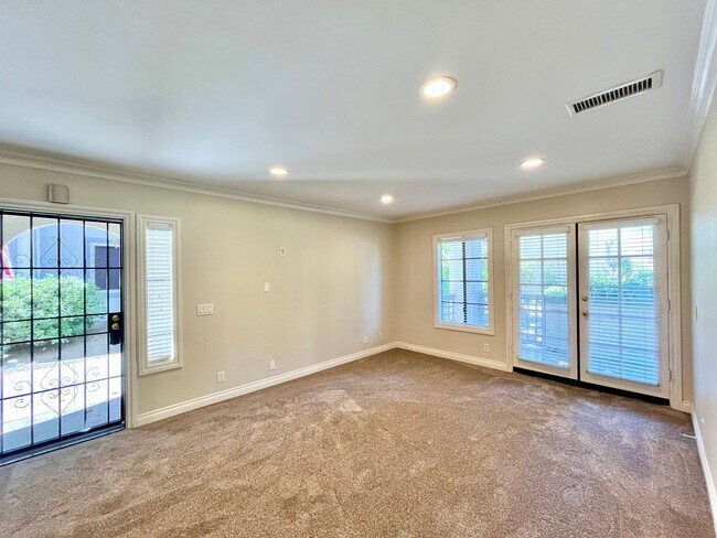 Building Photo - 2bd/2bth Apartment in Santee with In-Unit ...