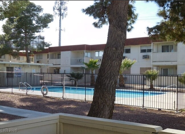 Building Photo - 5390 S Swenson St