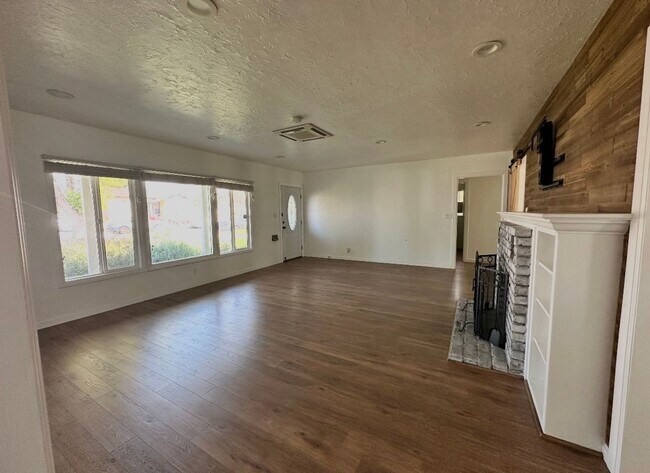 Building Photo - Beautifully Updated Ontario Home with Private Backyard, Fruit Trees, EV Charging & In-Unit Laundry
