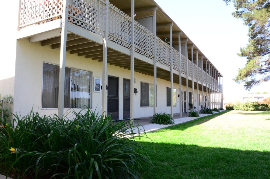 Building Photo - Mountain Shadow Apartments