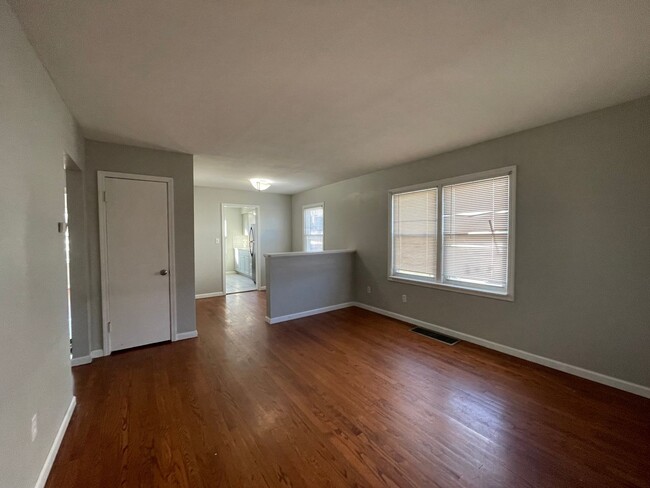 Building Photo - 3BD/2BA Single Family Home For Rent