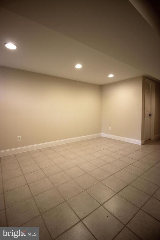 Building Photo - 1008 Parksley Ave