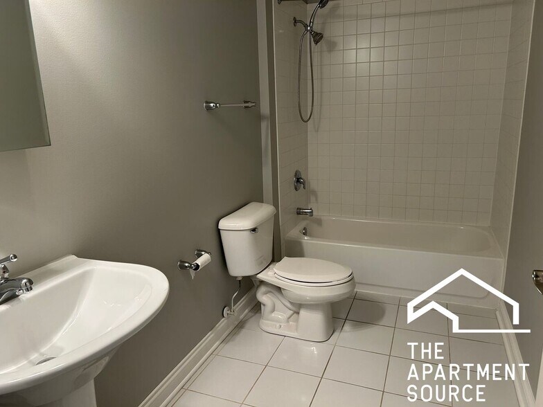 Building Photo - 3420 N Old Arlington Heights Rd