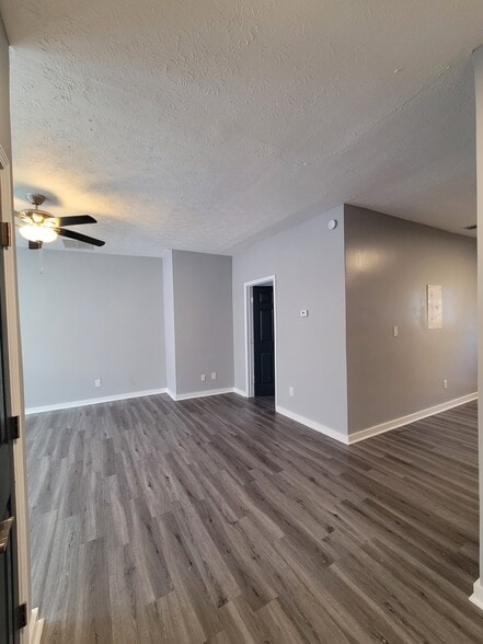 Building Photo - 423 Boulevard NE