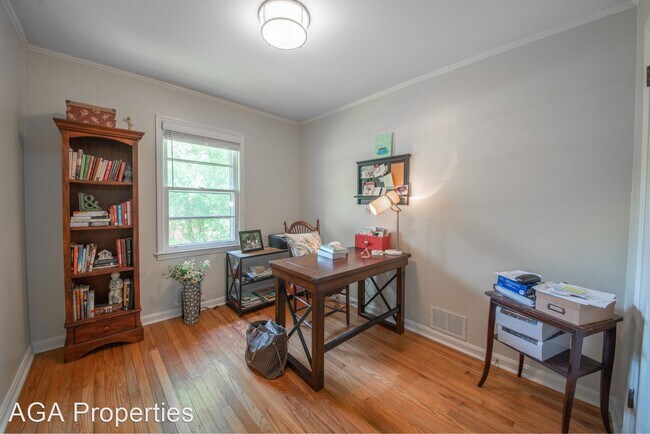 Building Photo - 4 br, 2 bath House - 180 Sherwood Drive