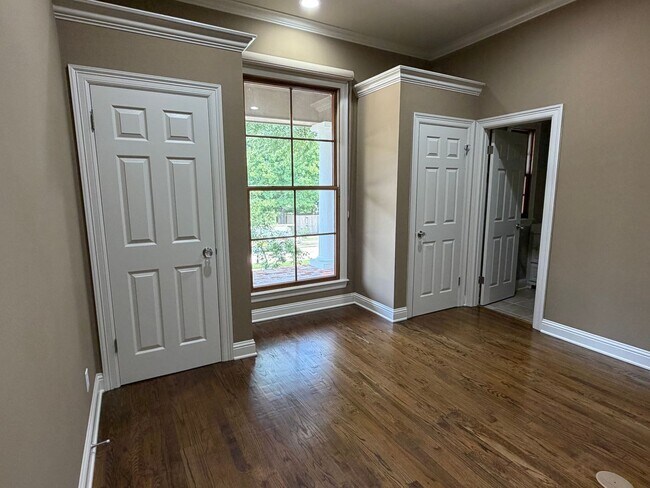 Building Photo - Gorgeous 4 bedroom, 3 Bathroom Home in Lakeside on Long Lake