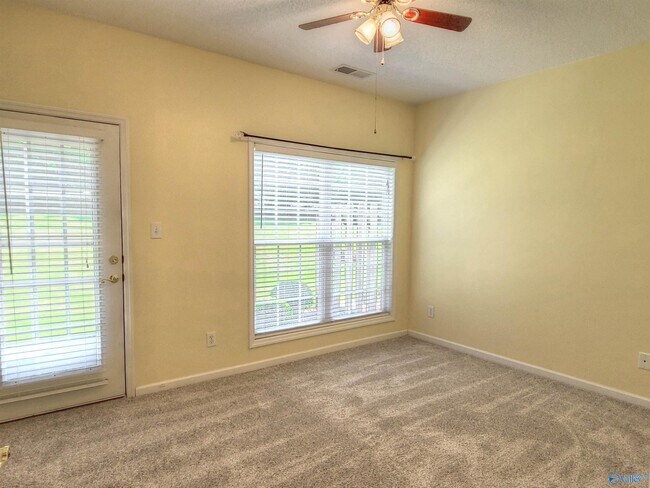 Building Photo - 202 Madison Villas Way