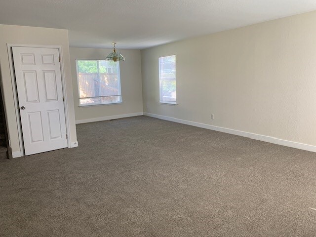 Building Photo - 9985 Strathfield Ln