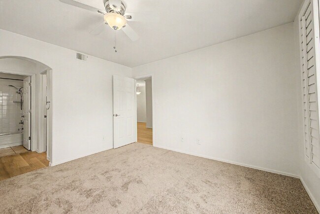 Building Photo - 6885 E Cochise Rd
