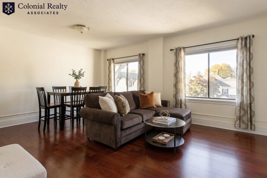 Building Photo - 230 Walnut St