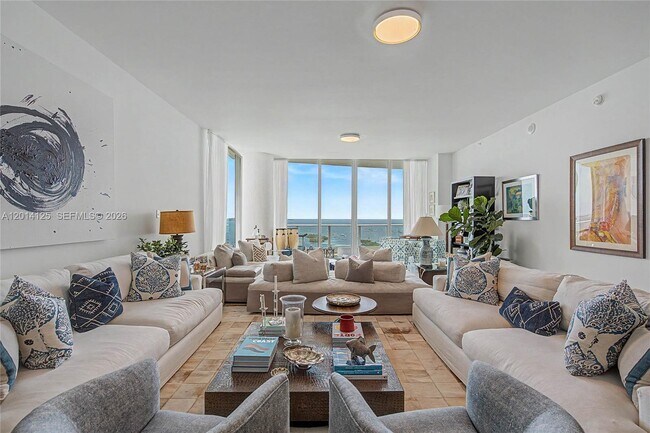 Building Photo - 2627 S Bayshore Dr