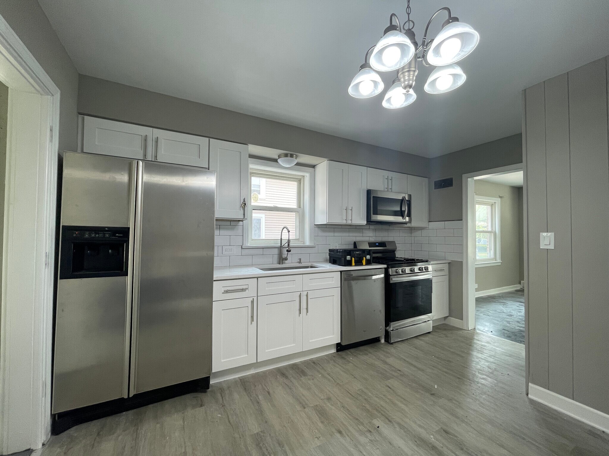 Kitchen view 3 - 1550 Oakwood Ave